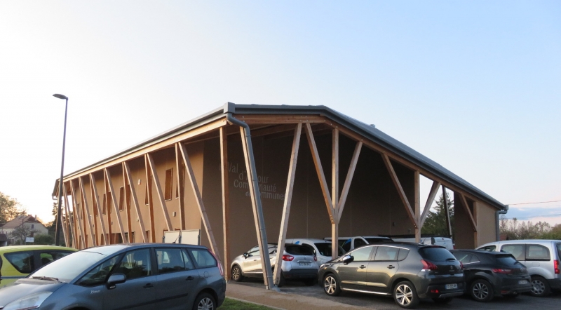 Dans le Jura, les constructions publiques en bois local sont à l’honneur